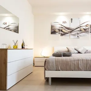  Bed & Breakfast The Bricks Free Parking Italy